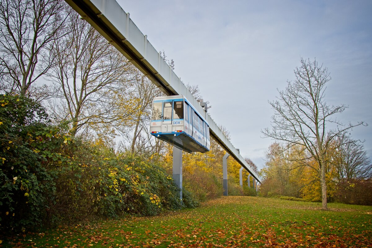 Wagen 1 der Hochbahn Dortmund auf dem Weg nach Eichlinghofen (06.11.2021)