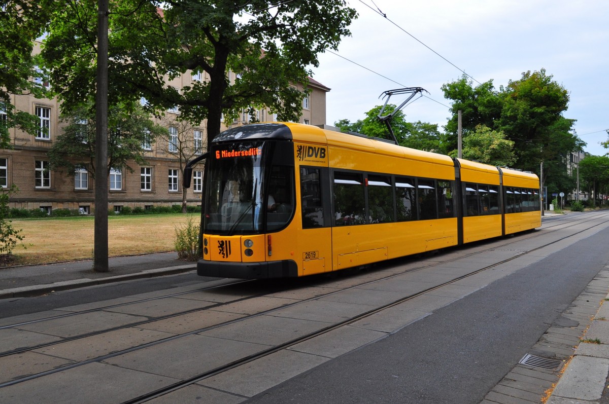 Wagen 2619 der DVB auf der Linie 6 nach Niedersedlitz,28.07.13.