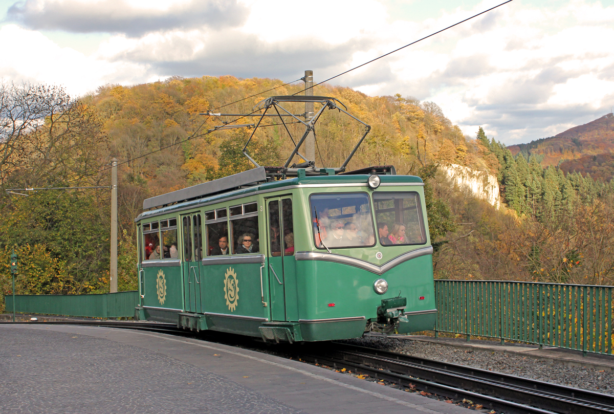 Wagen 3 der Drachenfelsbahn kurz vor der Bergstation am 09.11.2013