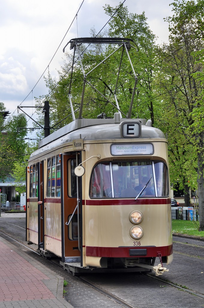 Wagen 336 als MaibaumExpress in Sarstedt (01.05.15)