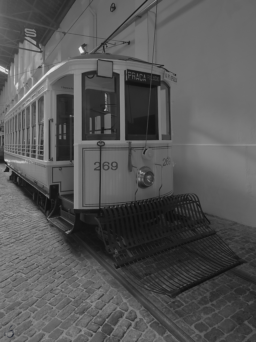 Wagen No.269 wurde 1930 in den Werkstätten von Companhia Carris de Ferro do Porto gebaut und war bis in die 90er Jahre des letzten Jahrhundert im Einsatz. (Museu do Carro Eléctrico Porto, Januar 2017)