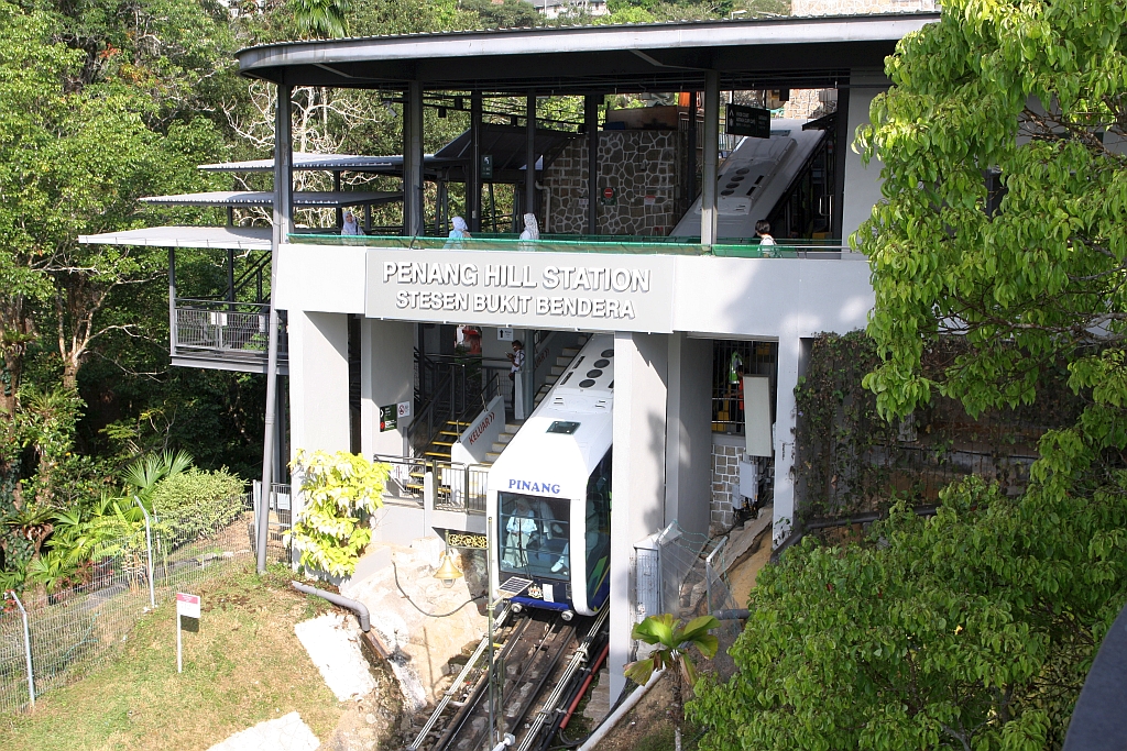 Wagen  Pinang  der 3.Generation in der Stesen Bukit Bendera (Penang Hill Station) der KBB (Keretapi Bukit Bendera / Penang Hill Railway) am 18.Februar 2025.