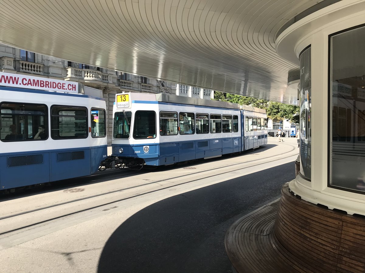 Wagennummer 2005  Industriequartier  als TW 2 auf der Linie 13. Datum: 19. 7. 2020