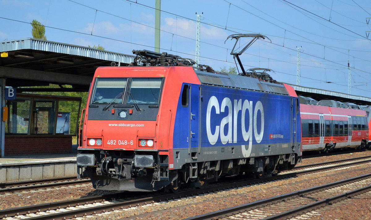 Wahrscheinlich aktuell für HSL im Einsatz?,   482 048-6  [NVR-Number: 91 85 4482 048-6 CH-SBBC] am 03.09.18 Bf. Flughafen Berlin-Schönefeld.