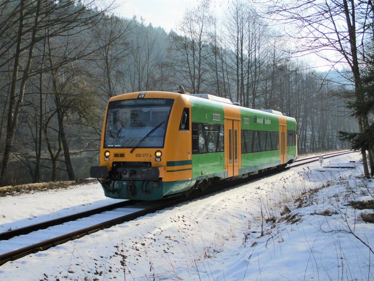 Waldbahn Stadler Regioshuttle VT650 077 am 20.02.18 bei Vietach. Das Foto ist von einen Freund und ich darf es Veröffentlichen. Wie man sieht fuhr diesen Wagen mal für die ODEG