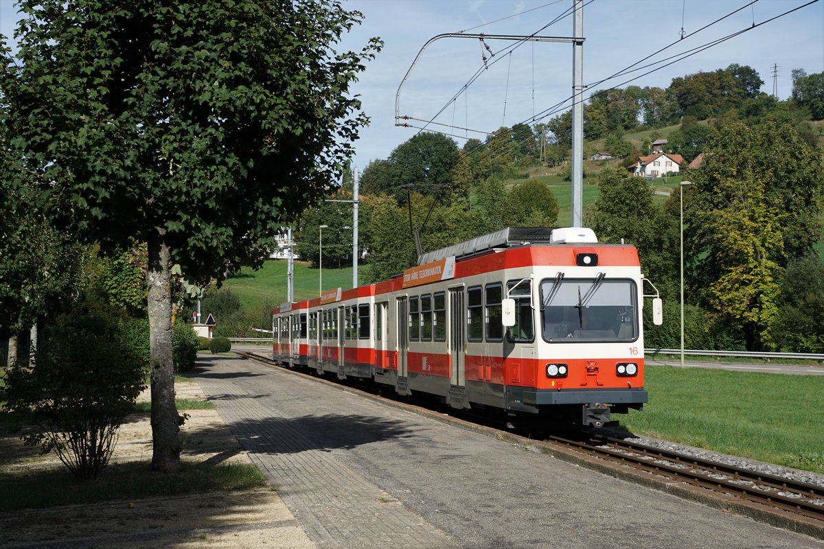 WALDENBURGRBAHN BLT/WB
Regionalzug mit BDe 4/4 16 zwischen Oberdorf und Niederdorf am 22. September 2018.
Foto: Walter Ruetsch