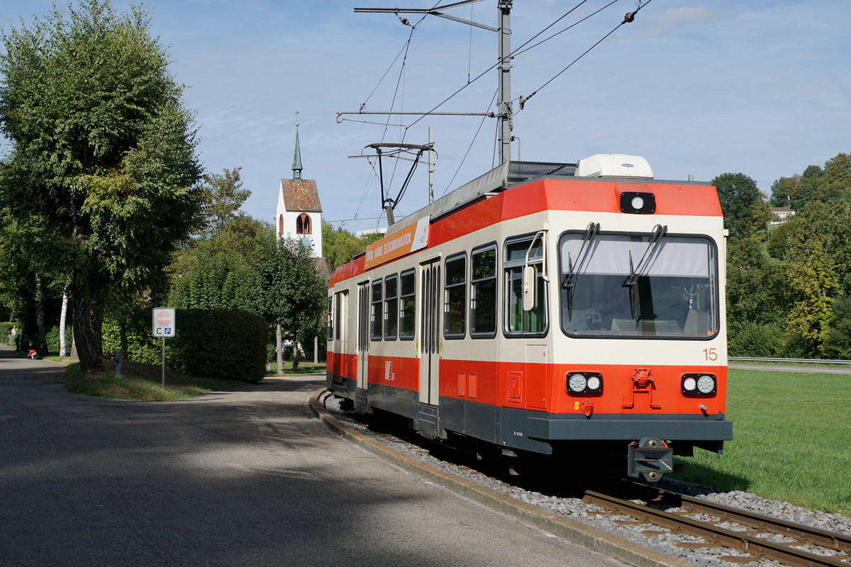 WALDENBURGRBAHN BLT/WB
Regionalzug mit BDe 4/4 15 mit der Kirche Sankt Peter bei Oberdorf am 22. September 2018.
Foto: Walter Ruetsch