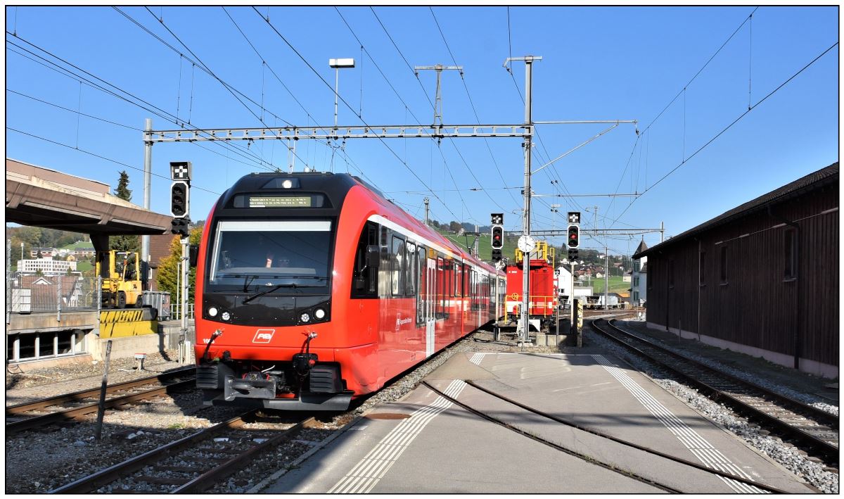 Walzer ABe 4/12 von Wasserauen nach Gossau SG trifft in Appenzell ein. (17.10.2018)