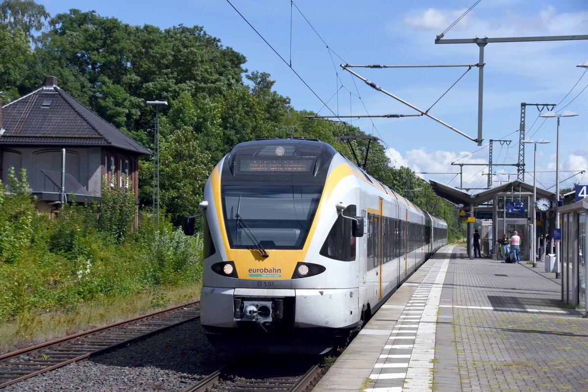 WARBURG (Kreis Höxter), 26.07.2020, ET 5.01 der Eurobahn fährt in Kürze als RB 89 nach Münster(Westf) Hbf