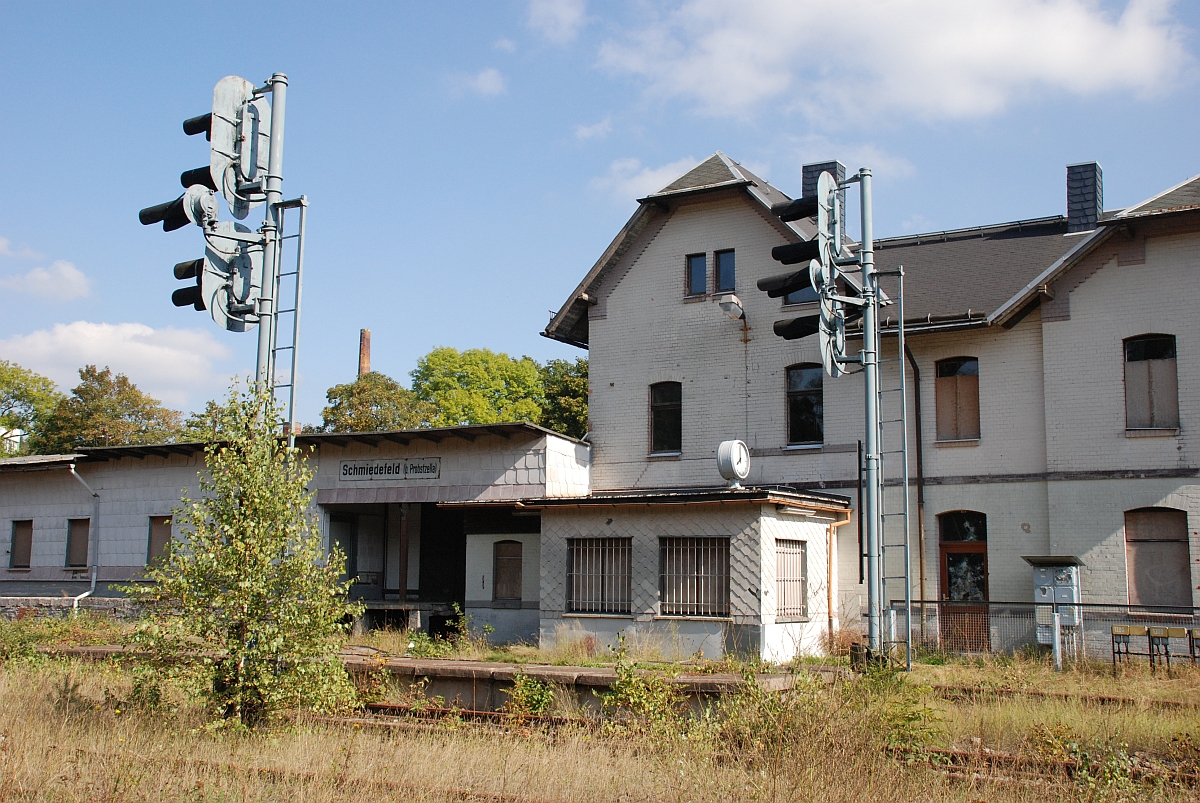Warten auf bessere Zeiten ? (Schmiedefeld am Rennsteig, 26.9.2009)
