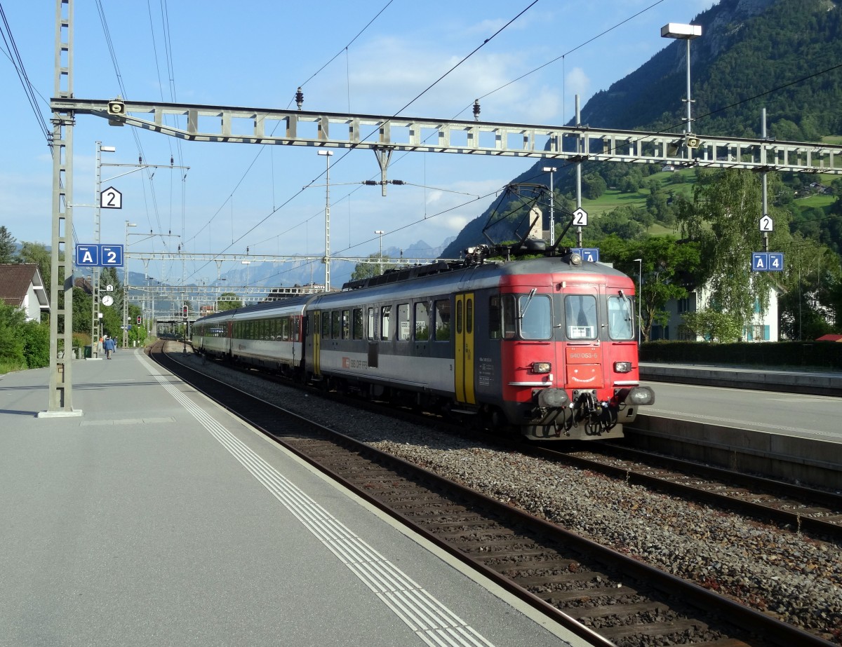 Was für ein InterCity. RBe 540 053-6 mit 3 EW IV am Haken bei der Einfahrt am 02.06.2014 in Sargans als IC 10759.