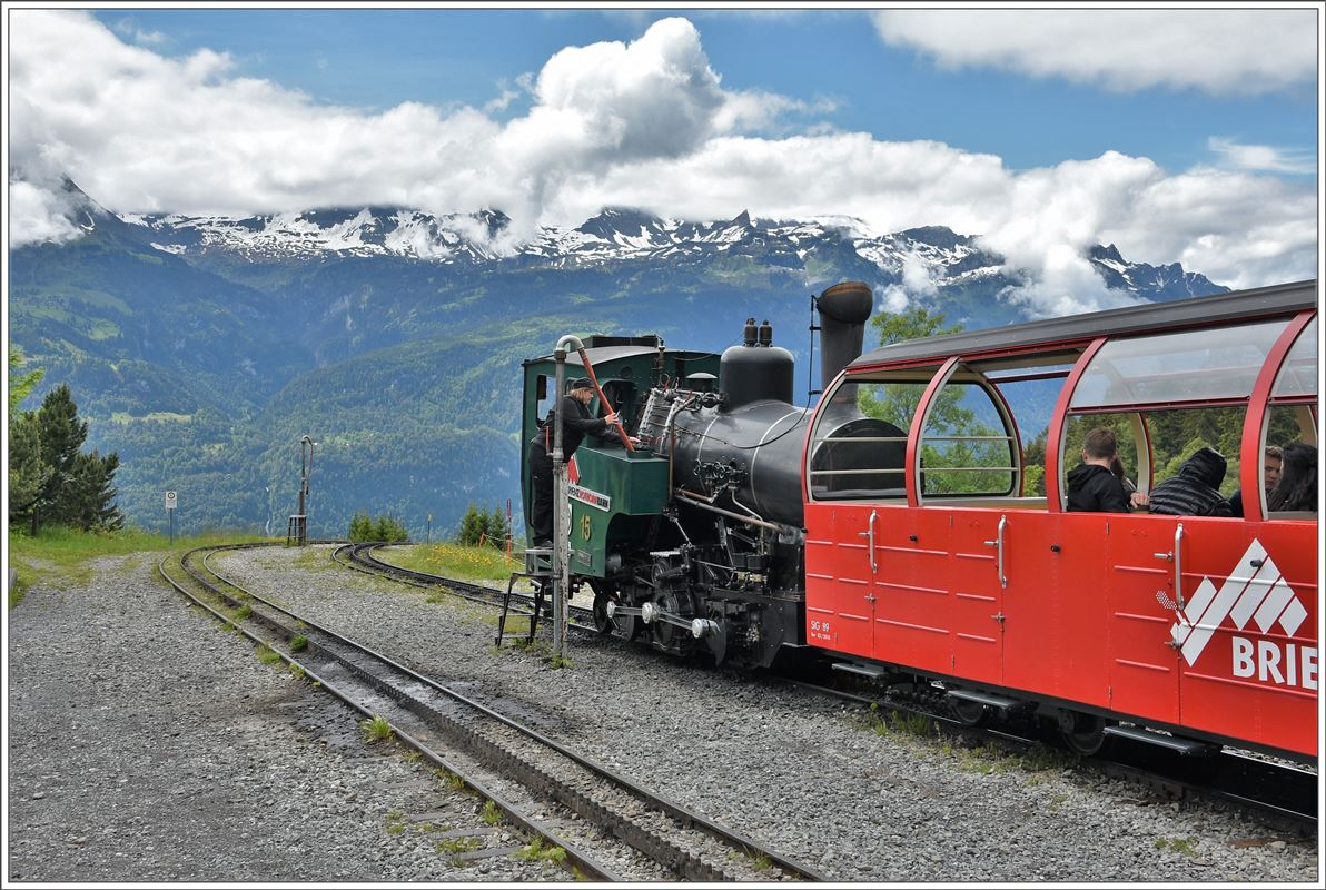 Wasserfassen an Lok 15 in Planalp. (20.06.2016)