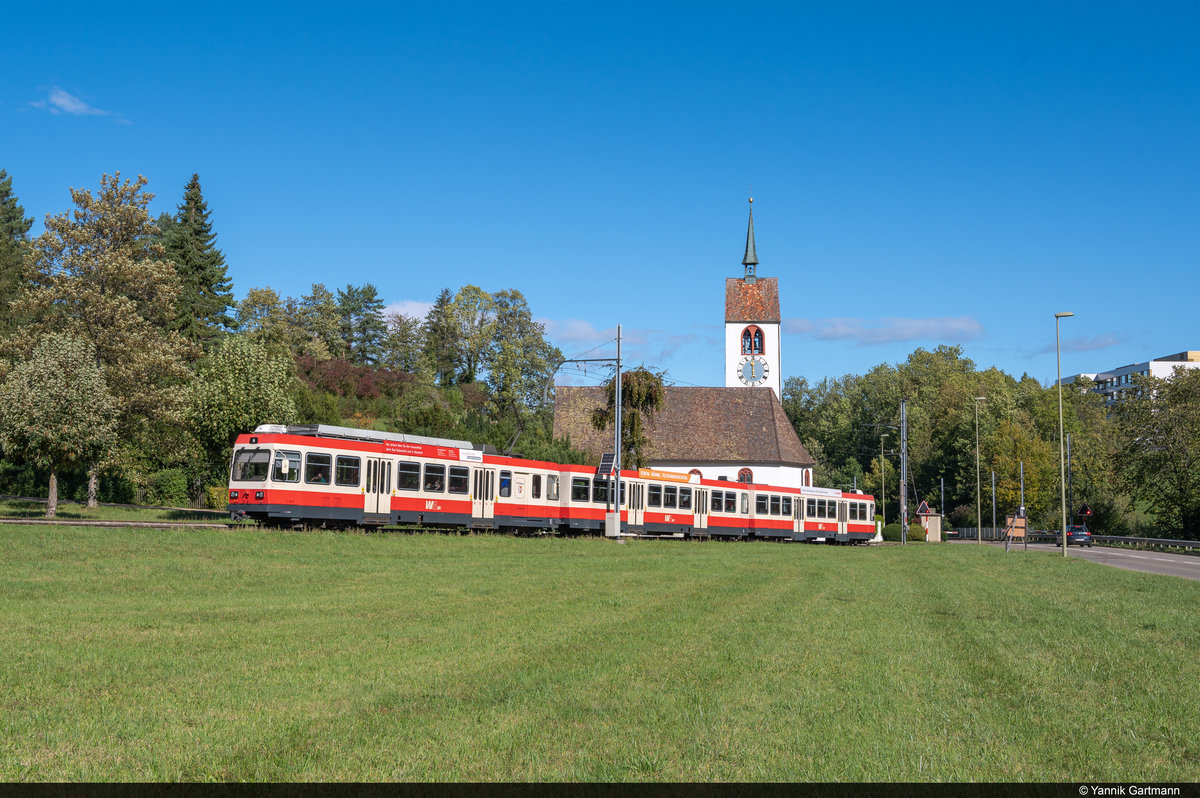 WB BDe 4/4 13  Hölstein  ist auf dem noch 750mm-Gleis bei Oberdorf am 04.10.2020 aufgenommen worden.