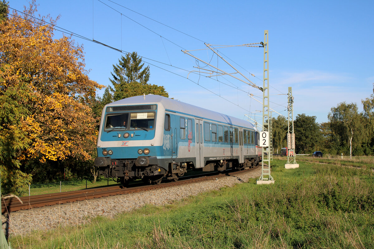 WEE 143 295-4 schiebt ihren Ersatzzug auf der RS21 von Laupheim Stadt kommend in den Bahnhof Laupheim West zur Fahrt nach Biberach(Riß)Süd.