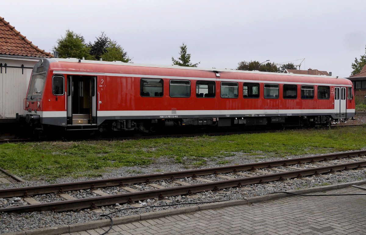 WEE-VT 626 982, der sich fr kurze Zeit im Eigentum von DB Regio befand und noch entsprechend lackiert ist, steht am 6.10.19 im Bahnhof Ankum und wartet auf Fahrgste fr die Fahrt nach Osnabrck. Leider war die Nachfrage an diesem letzten Fahrtag der Saison sehr berschaubar.