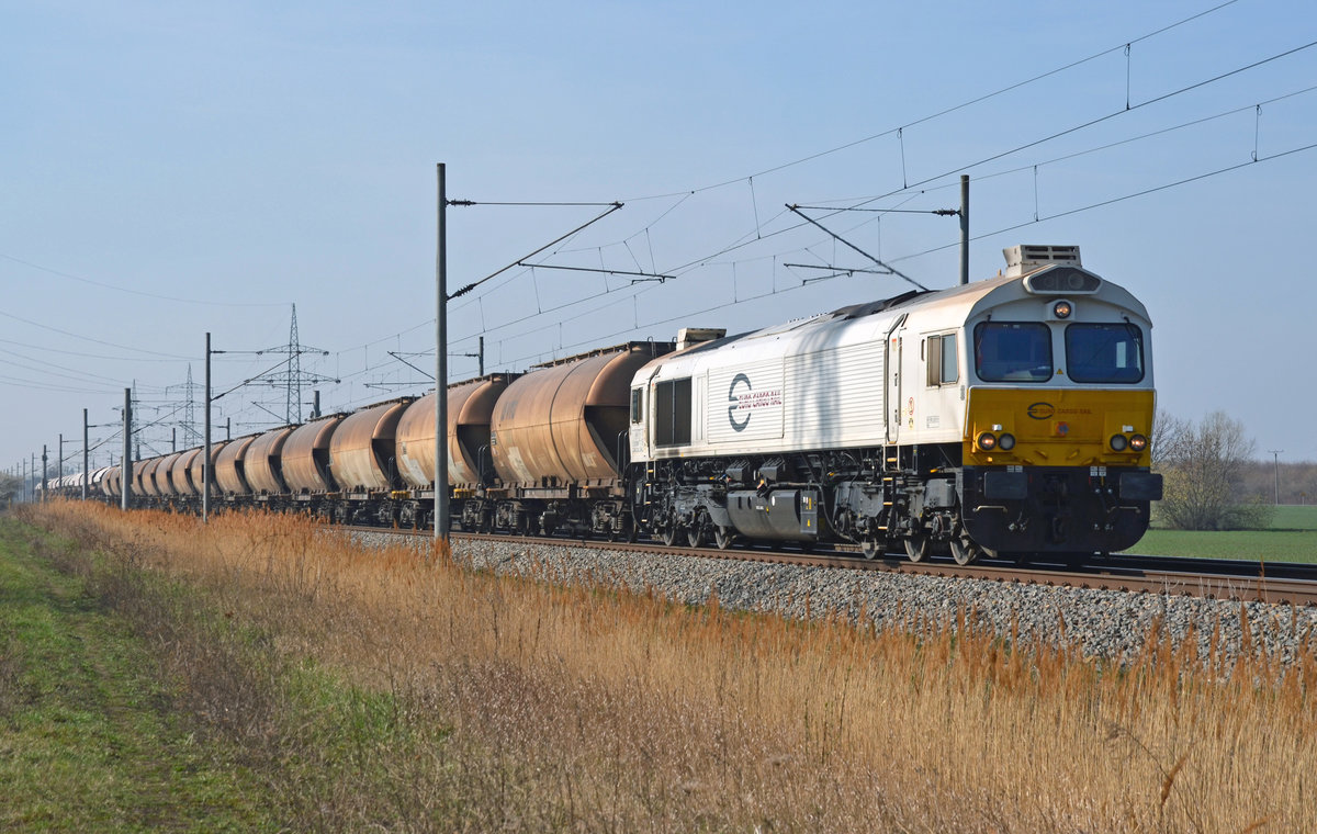 Wegen Bauarbeiten an der Strecke Halle(S) - Sandersleben wurde der Kalkzug nach Blankenburg über Braschwitz nach Blankenburg umgeleitet. 77 015 der ECR/MEG führte diesen am 23.03.19 Richtung Köthen.