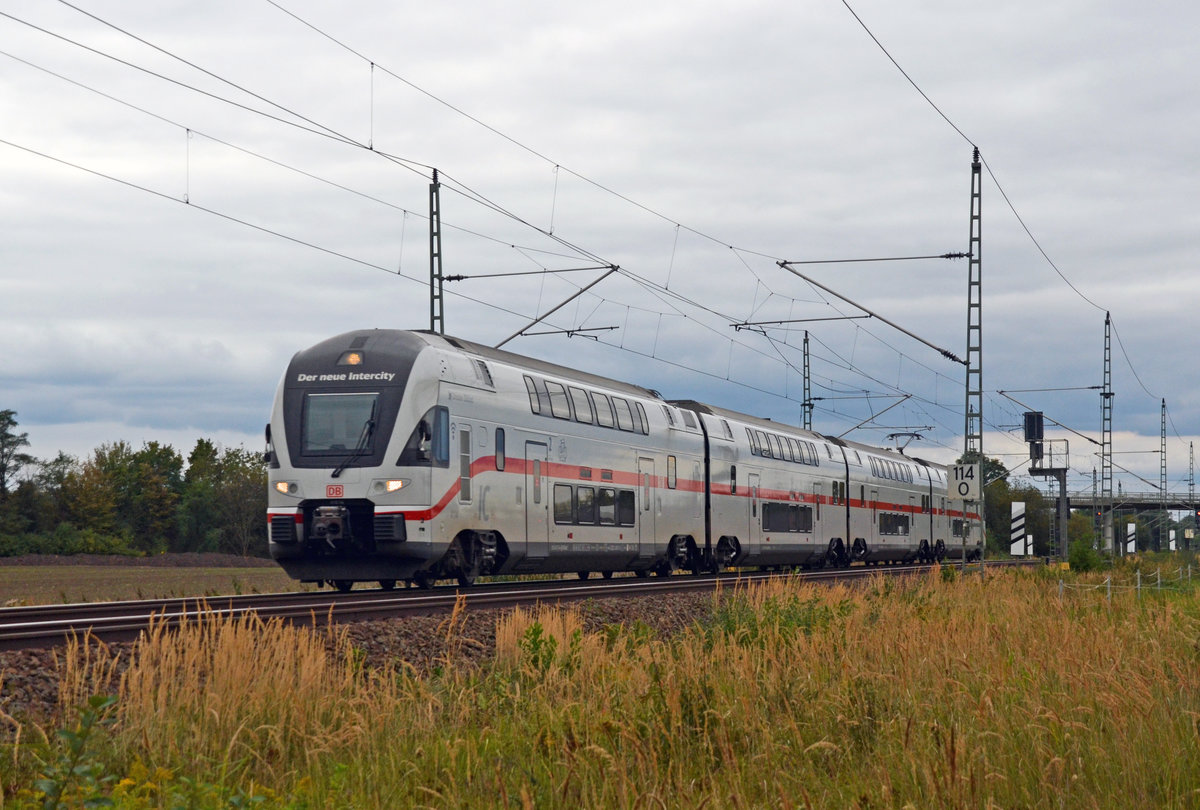 Wegen Bauarbeiten auf der Strecke Berlin - Elsterwerda wurde der Fernverkehr am 27.09.20 über Wittenberg umgeleitet. Hier passiert der Tz 4114 als IC 2174 Gräfenhainichen Richtung Wittenberg.