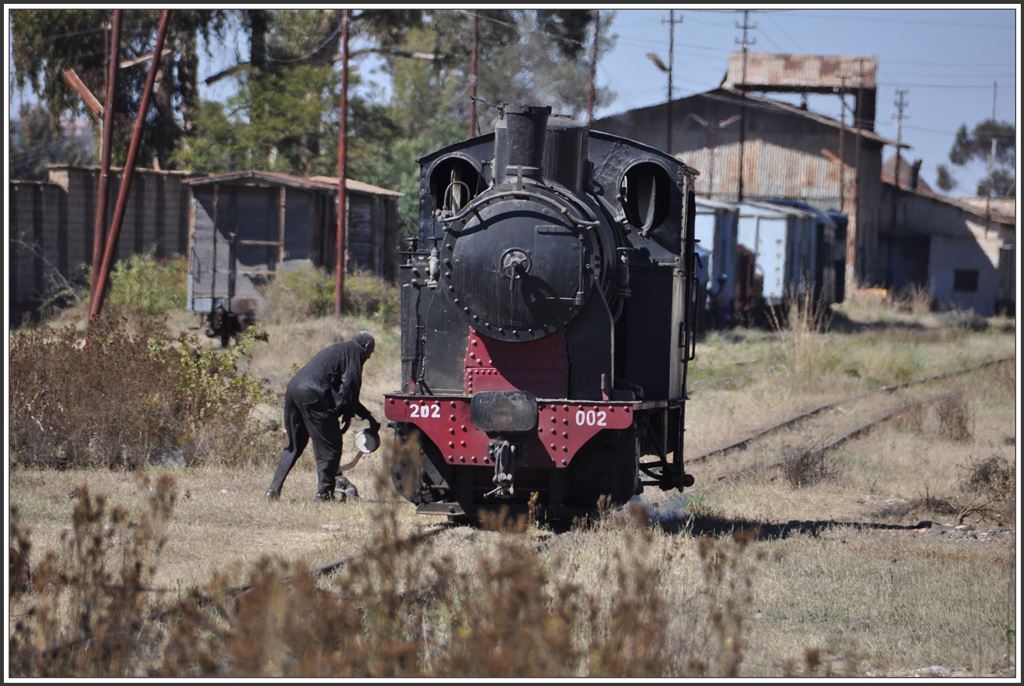 Weichen stellen ist noch Handarbeit. (04.12.2014)