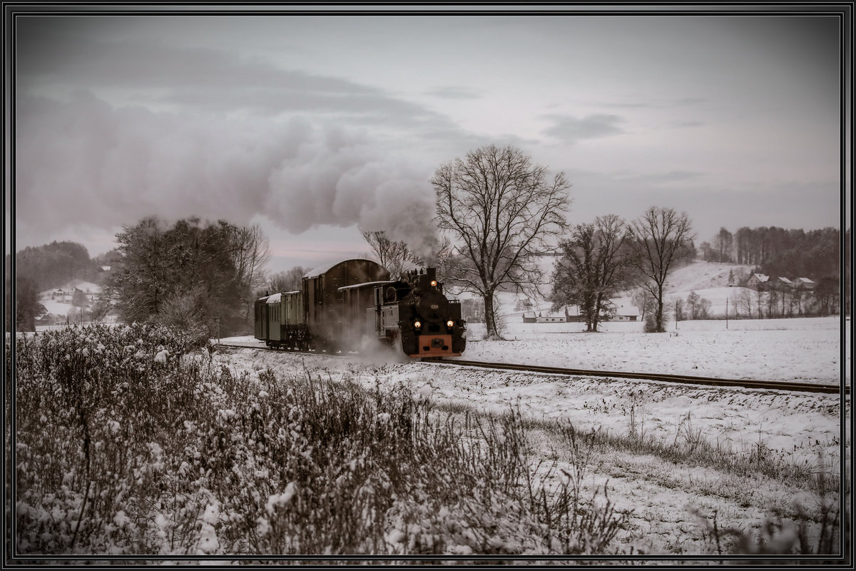 Weihnachten 1980? Da war die  Stille Zeit  wohl auch noch so wie sie geheißen hat. 

764.411R bei Neudorf am 16.Dezember 2018 