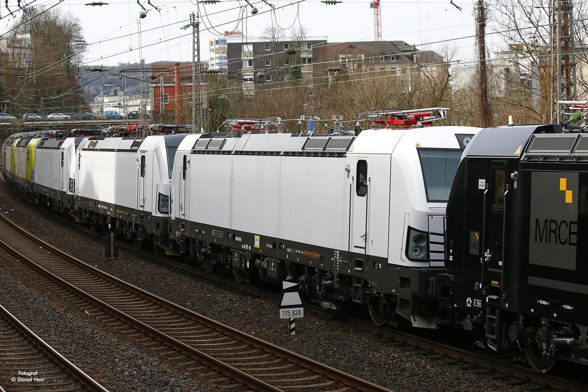 weißer Vectron in Wuppertal, am 11.03.2017.