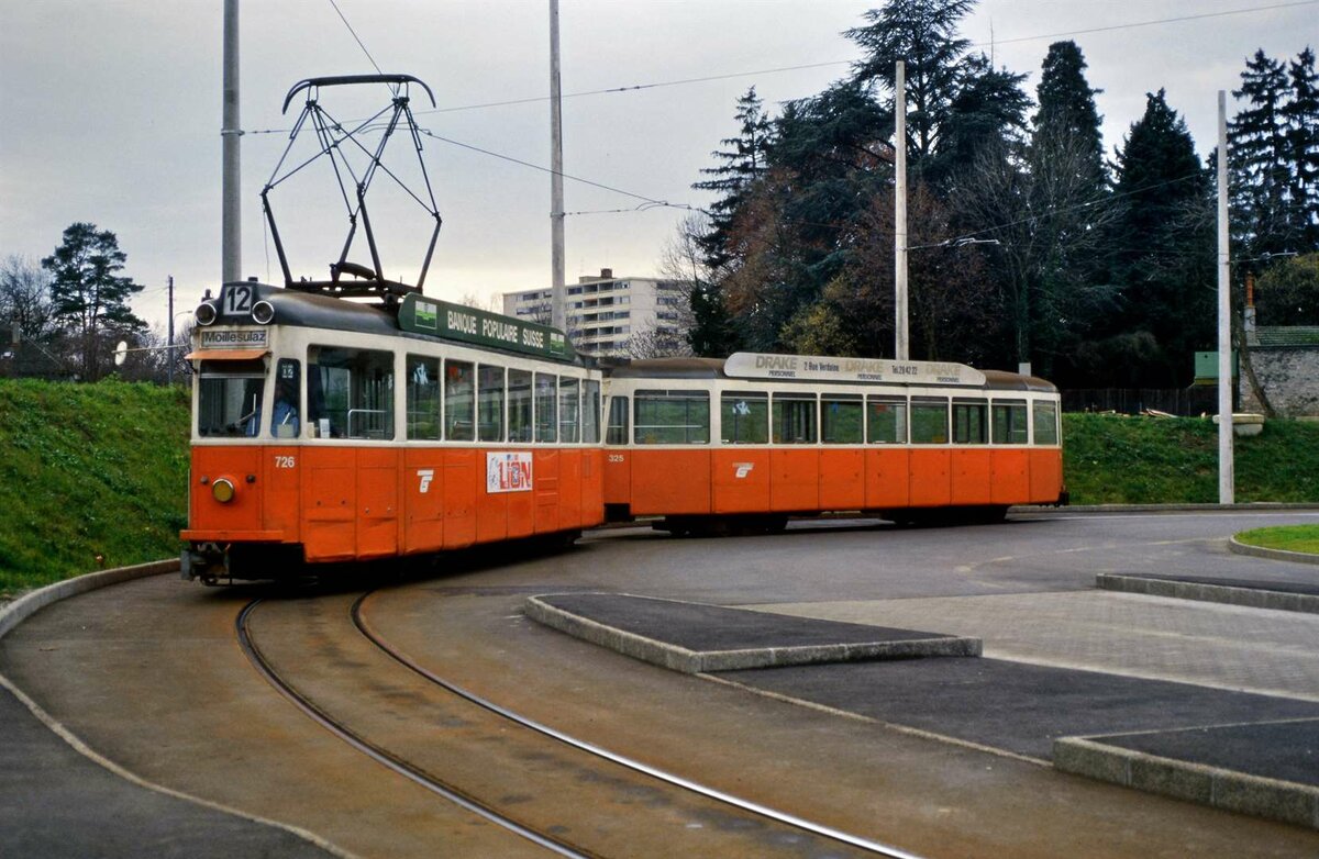 Welche Schleife durchfahren hier die Schweizer Standardwagen der Genfer Straßenbahn? Ist das die neue Straßenbahnschleife Bachet?
Datum: 20.02.1988
