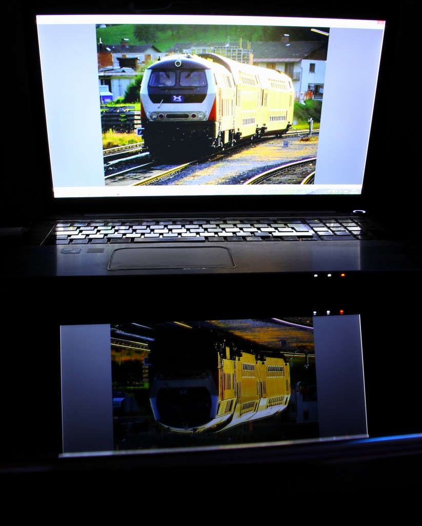 Wenn man seit langem wieder einmal Zeit hat um im Privat Album herumzugucken findet man oft so manches das man ruhig öfter ablichten hätte können. So auch den damaligen  Plan B  der Graz Köflacher Eisenbahn der die ausstehende Netzzulassung  der Stadler Gelenktriebwagen überbrücken sollte. So stieß ich gerade auf ein Bild von 218.256 im Bahnhof Wies Eibiswald am Abend des 21.08.2011.