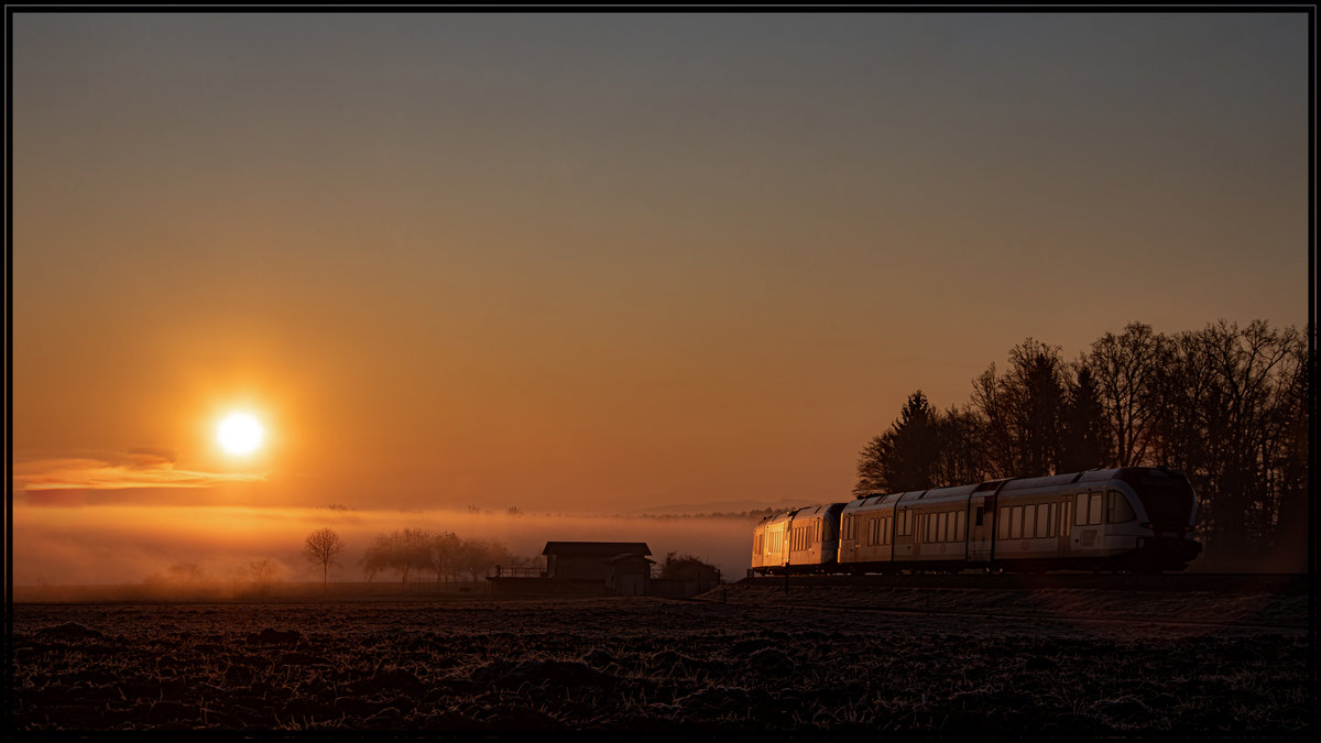 Wenn der Winter schon keinen Schnee bringt dann wenigstens ein par Minus Grade. 
Und zu meiner Freude sind die Sonnenaufgänge bei niedrigen Temperaturen nochmal so schön. 
Sulmtal am 21.01.2020