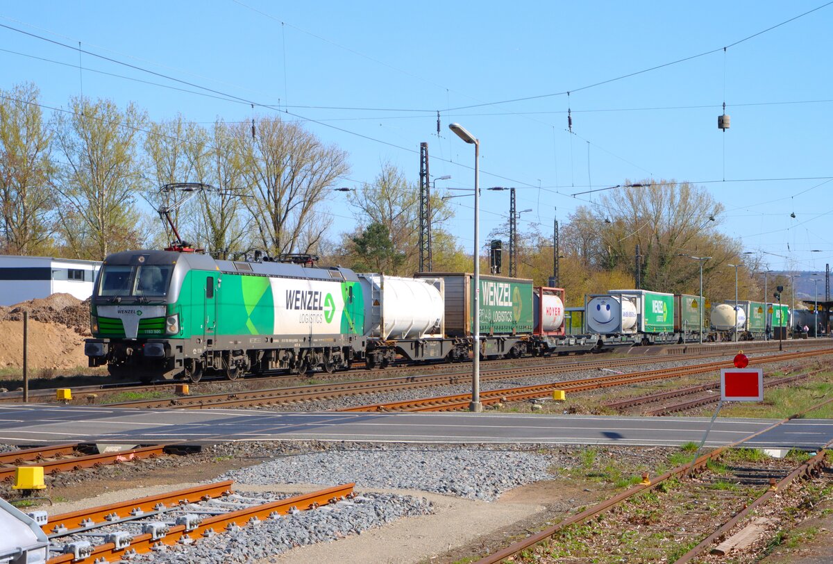 WENZEL Logistics Siemens Vectron 1293 900-8 mit WENZEL KLV in Kahl am Main am 02.04.26 