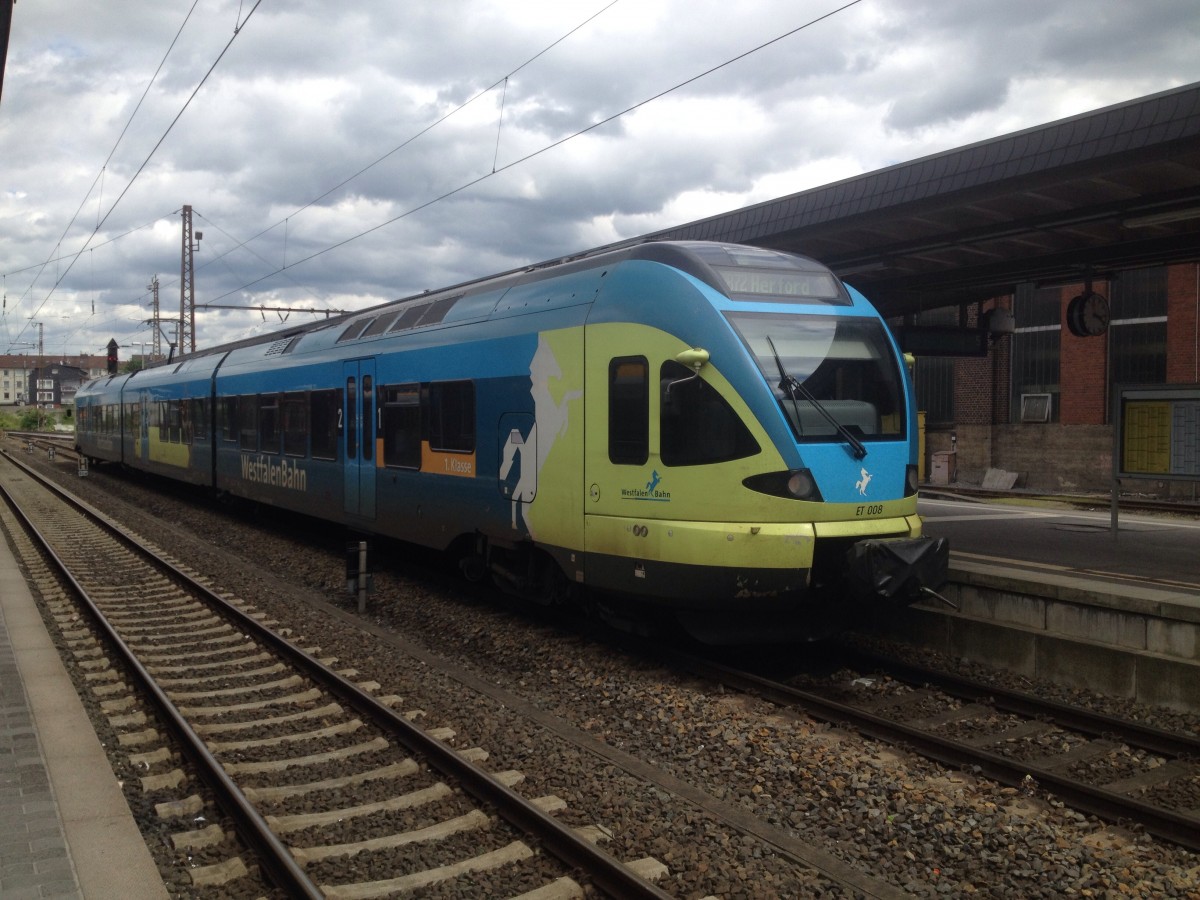 Westfalenbahn ET 008 als RB 72 nach Herford steht am 05.06.2014 in Paderborn Hbf.