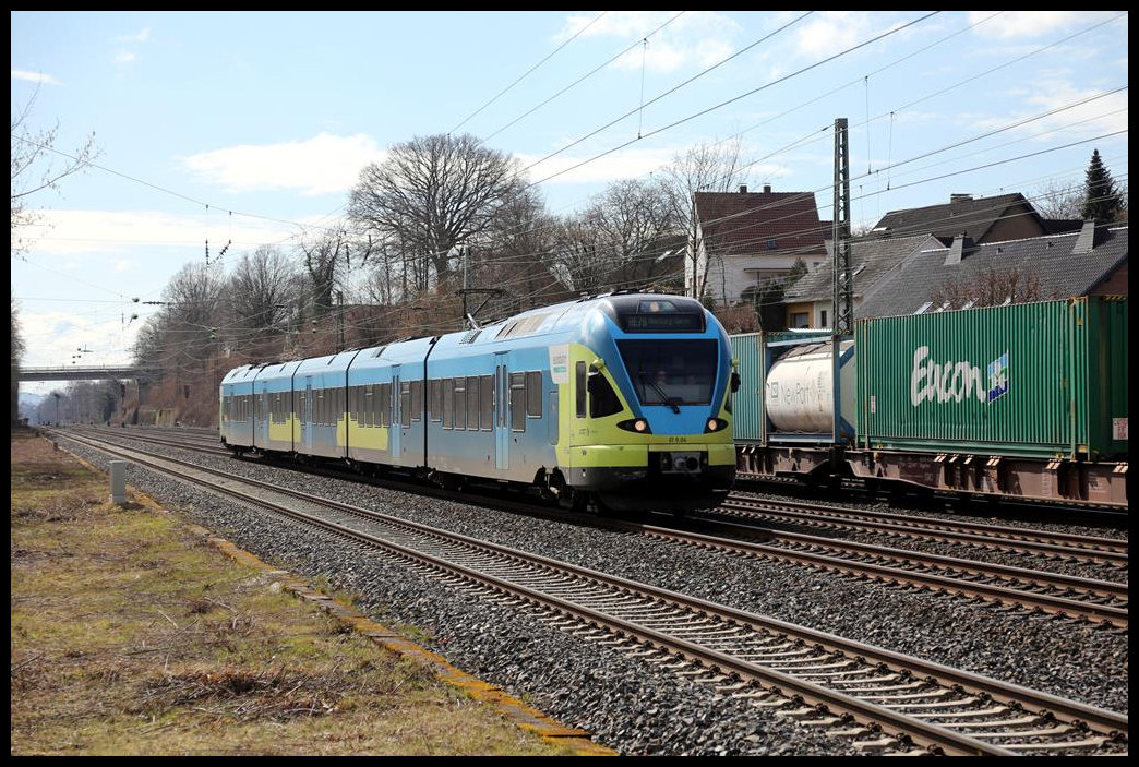 Westfalenbahn ET 9.04 ist hier in Hiddenhausen Schweicheln am 19.3.2021 um 11.38 Uhr unterwegs zum Zielbahnhof Nienburg an der Weser.