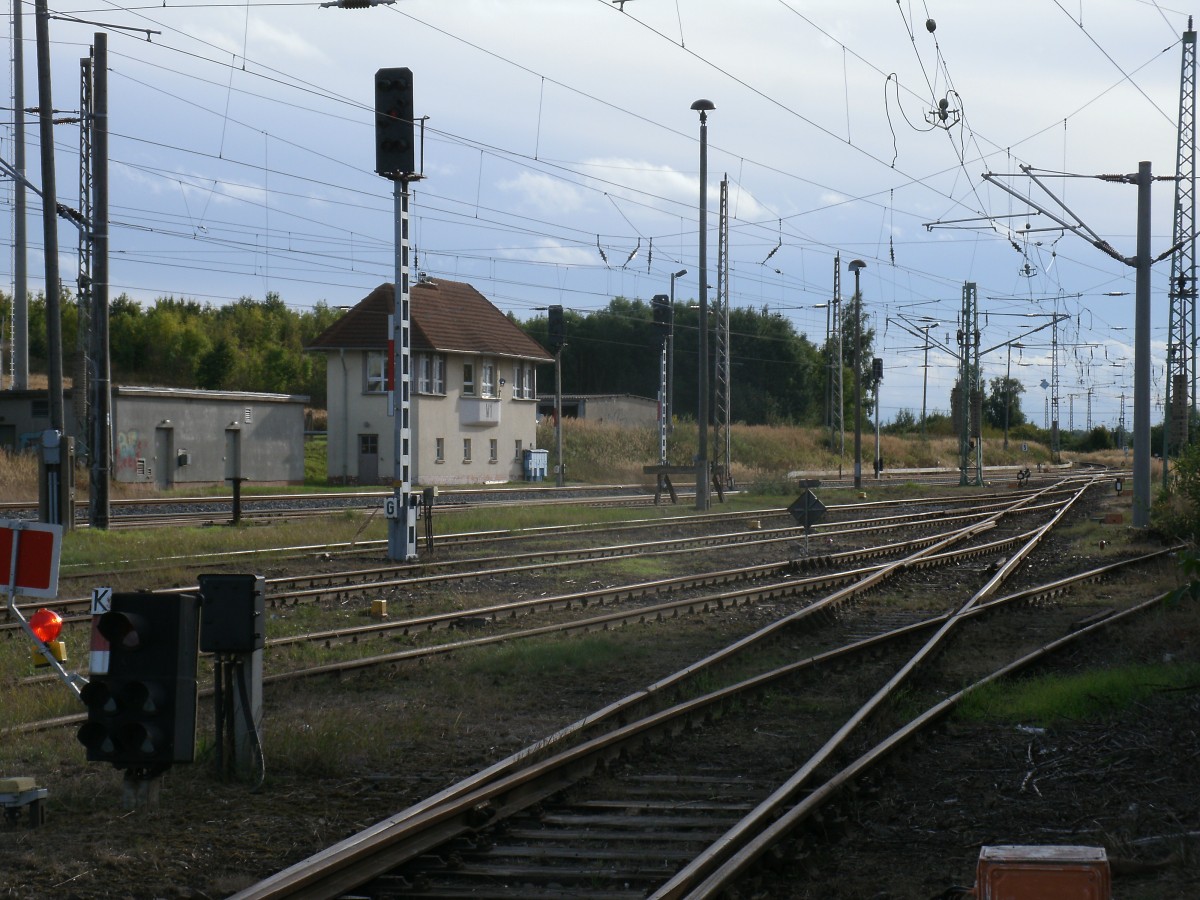 Westlicher Ausfahrbereich in Bergen/Rgen am 25.September 2013.Im Hintergrund das Weichenwrterstellwerk W1.