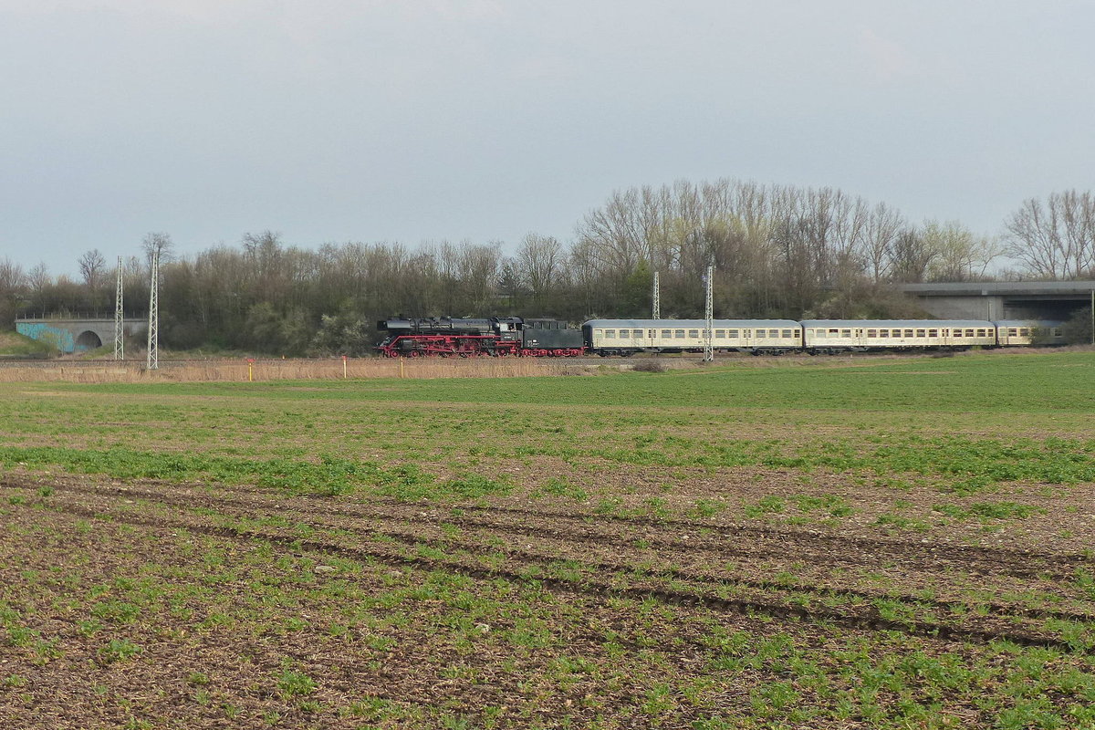 WFL 03 2155-4 mit dem DPE 25064 von Meiningen nach Weimar, am 01.04.2017 bei Neudietendorf.
