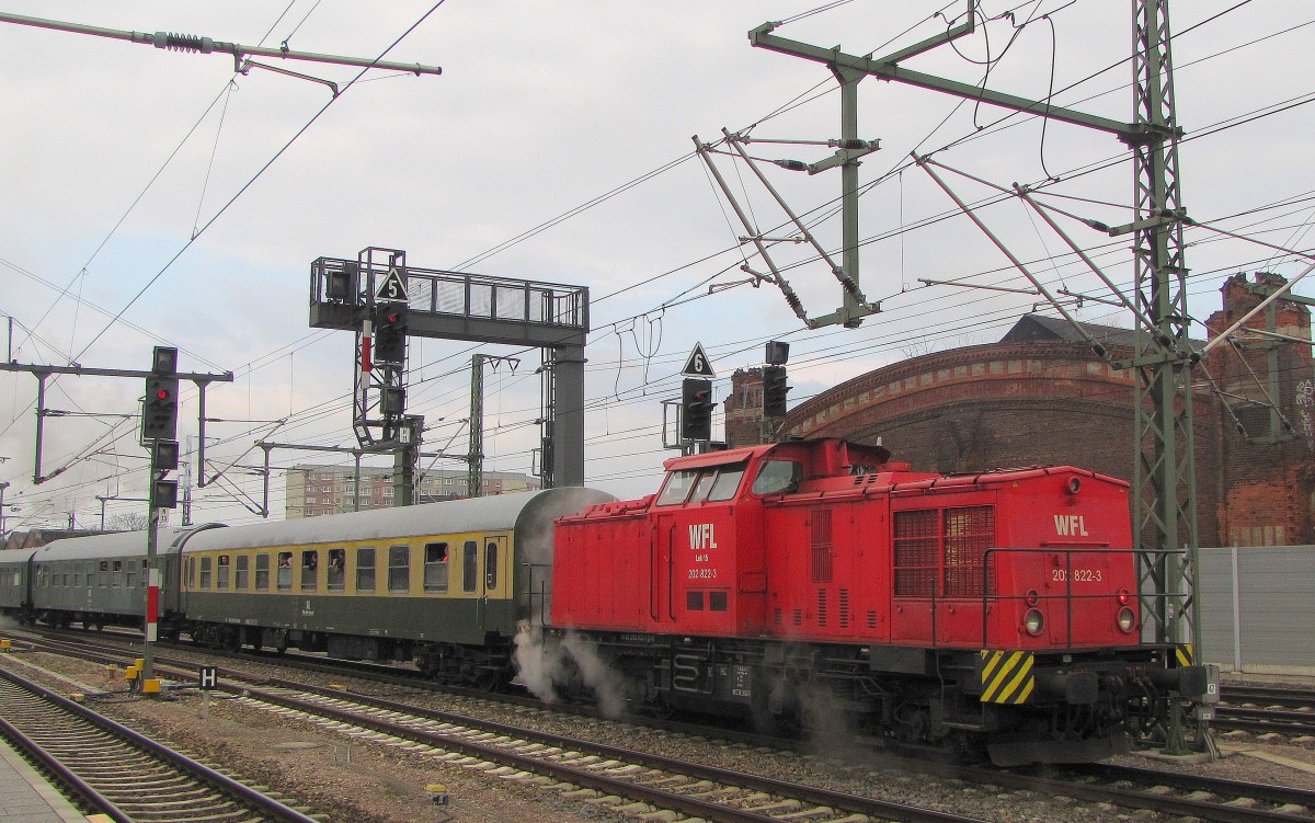 WFL 15 als Schlusslok am D 91421 von Weimar nach Meiningen, am 13.04.2013 in Erfurt Hbf.