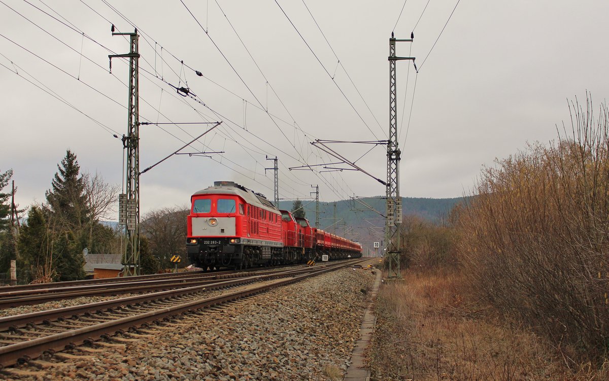 WFL Zug mit 232 283-2, 203 120-1, 203 114-4 und Schub 232 141-2 am 07.03.17 in Saalfeld/Saale.