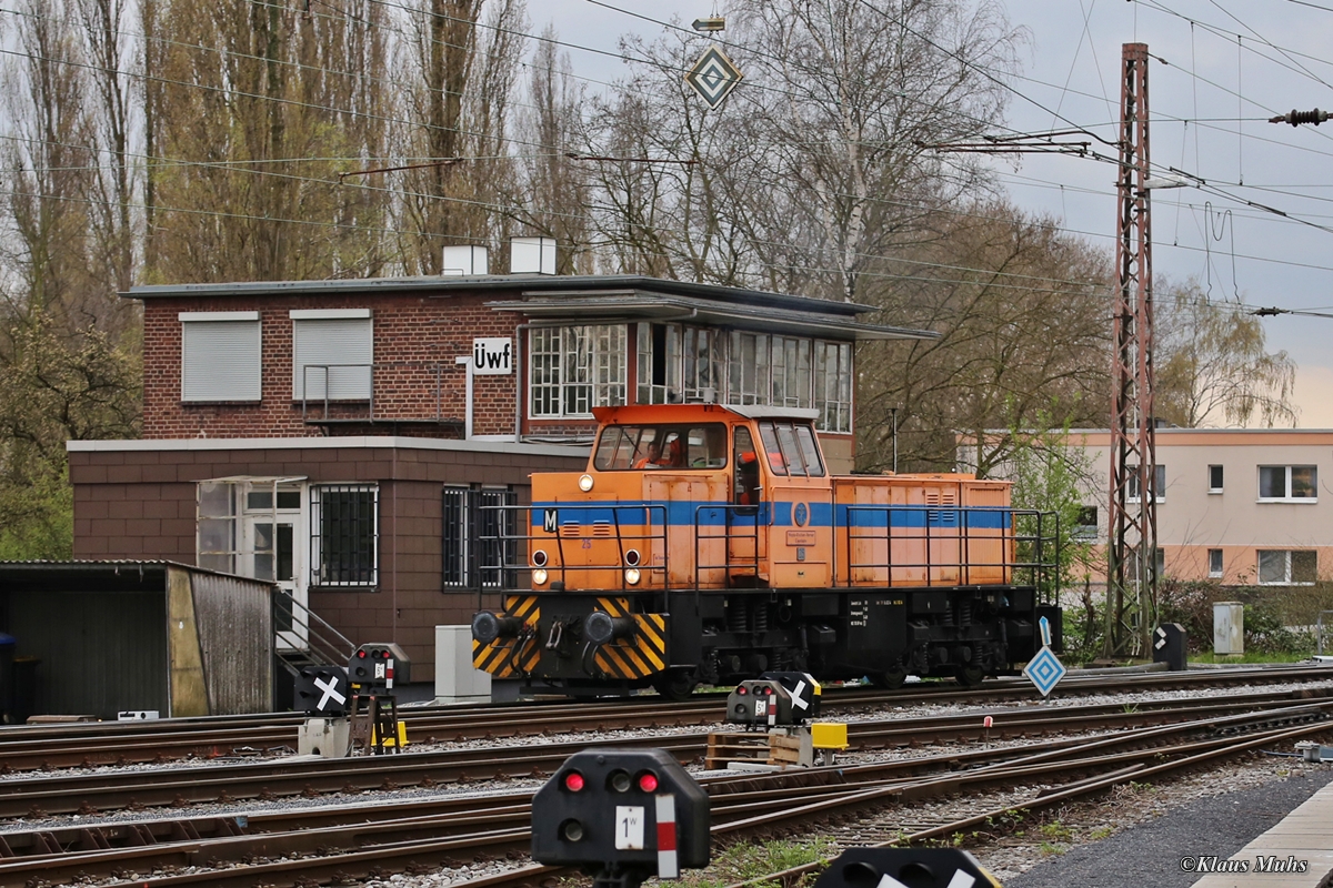 WHE 25 in Herne-Wanne. Lok 25 ist eine MaK G 1202 BB, Nr.1000783, Baujahr 1979, 945kw.  29.03.2017