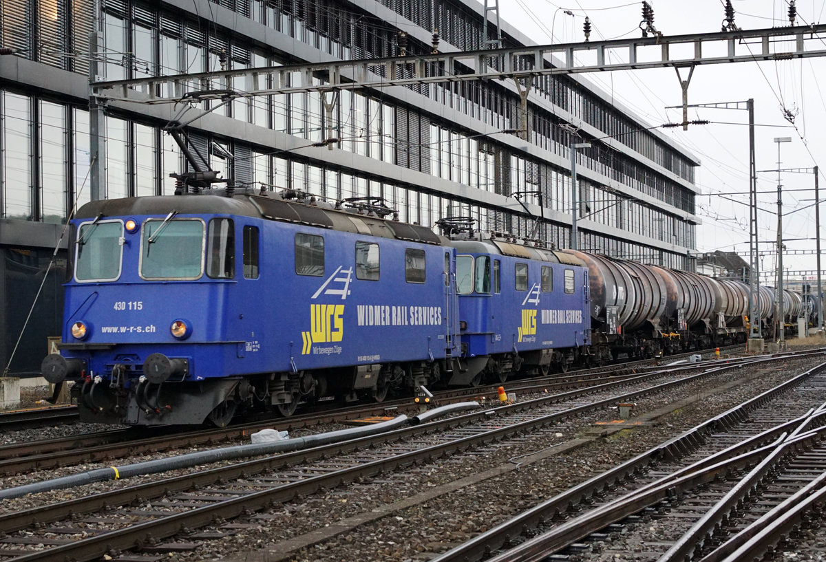 Widmer Rail Services AG.
Kesselwagenzug mit Doppeltraktion Re 430 anlässlich der Bahnhofsdurchfahrt Solothurn am 4. Februar 2021.
Foto: Walter Ruetsch