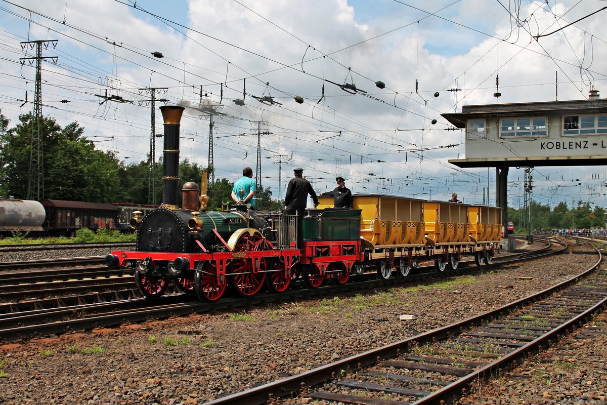 Wie jedes Jahr eröffnetete der Adler am 18.06.2016 die Fahrzeugparade des Sommerfestes vom DB Museum in Koblenz Lützel.