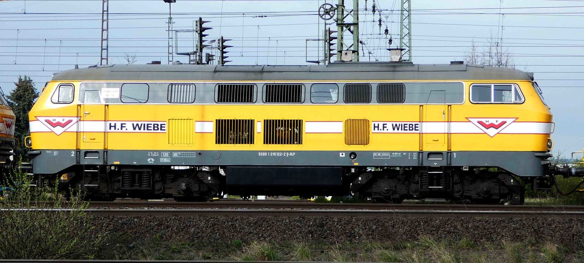 Wiebe-Lok BR 216 steht am 12.04.2017 im Bahnhof Fulda