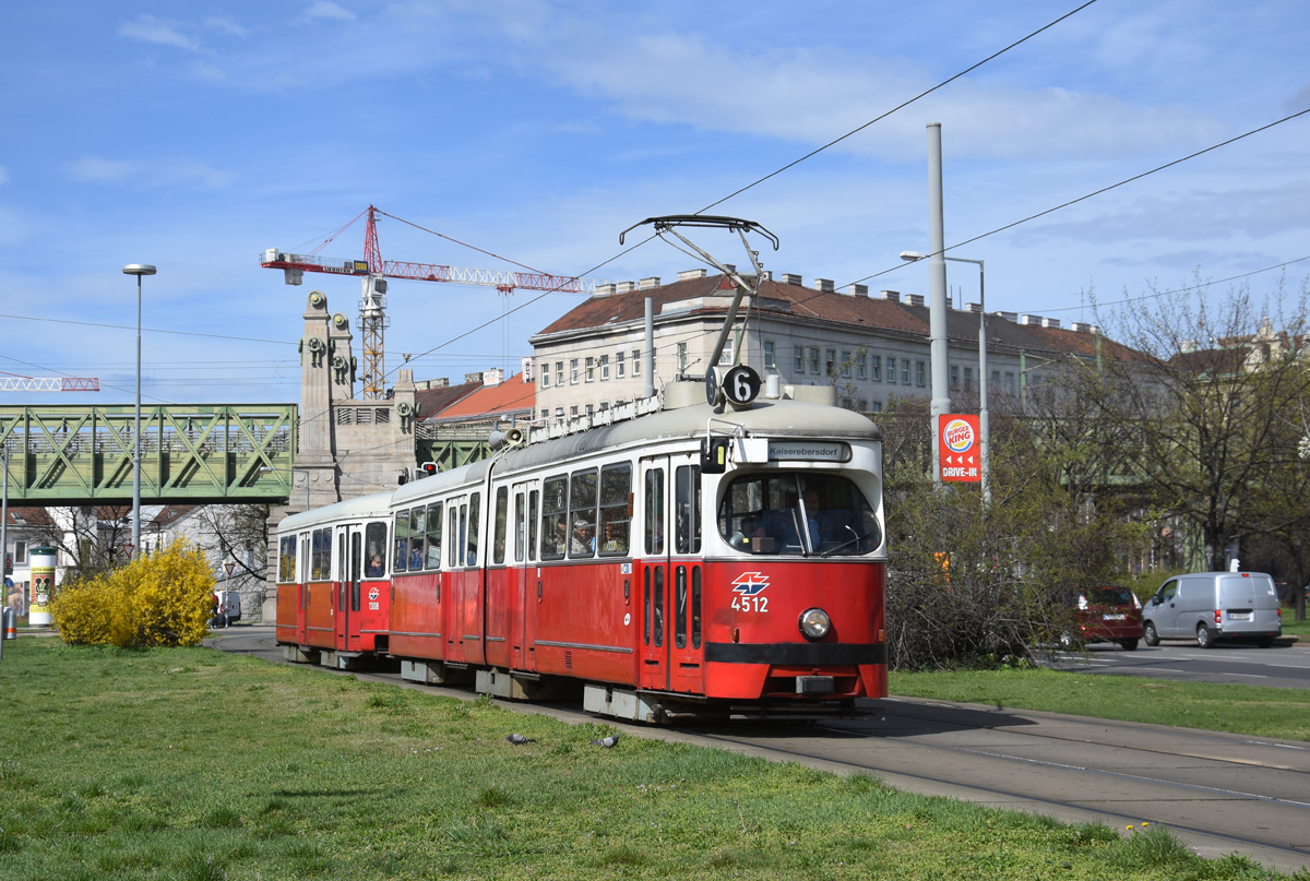 Wien 

E1 4512 + c4 1308 als Linie 6 am Margaretengürtel, 10.04.2018. 
