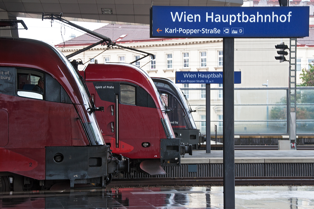 Wien Hauptbahnhof, an einem verregneten Sonntagnachmittag im September. Die Aufnahme entstand am 17.09.2017.