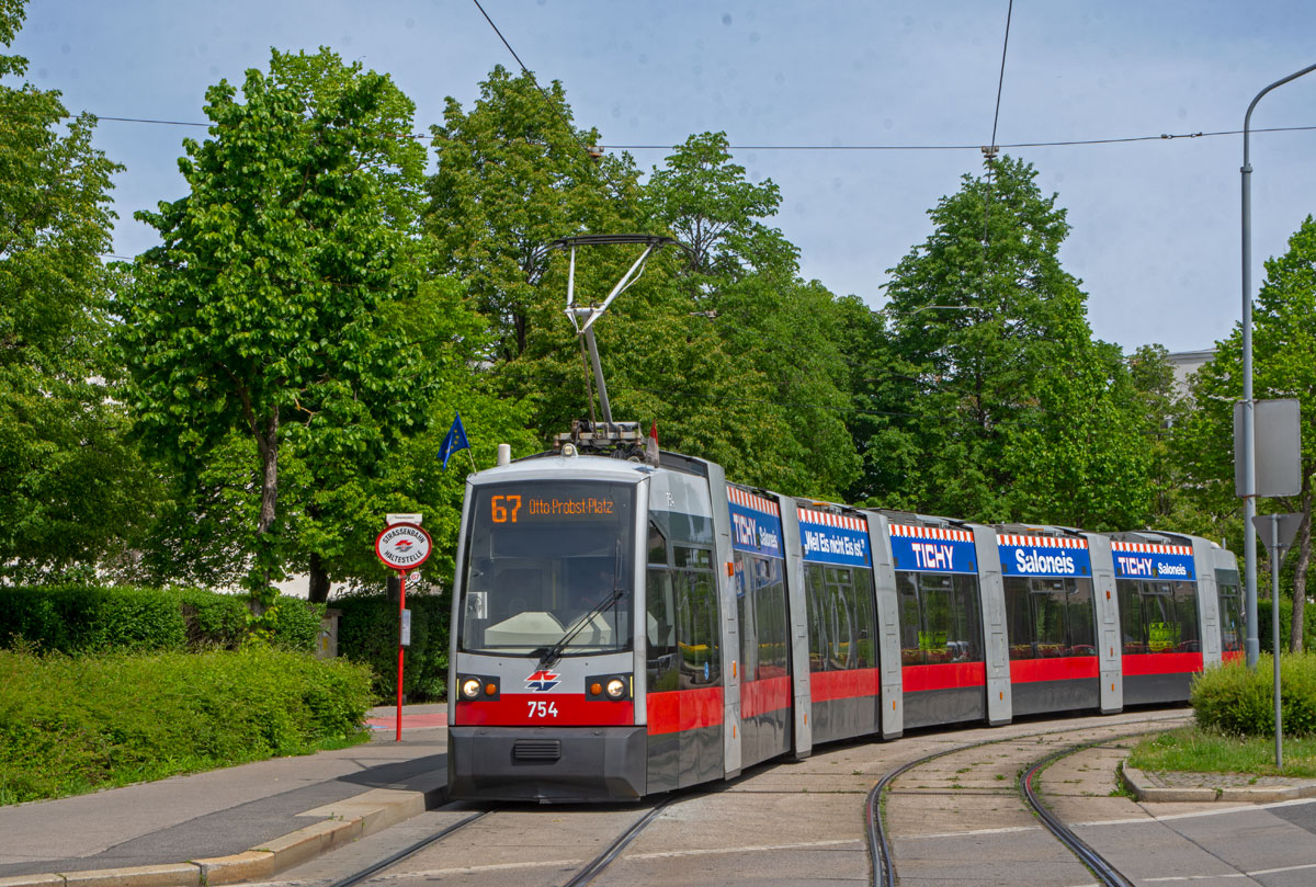 Wien 

ULF B1 754 als Linie 67, Hst. Otto Probst Straße, 11.05.2019 