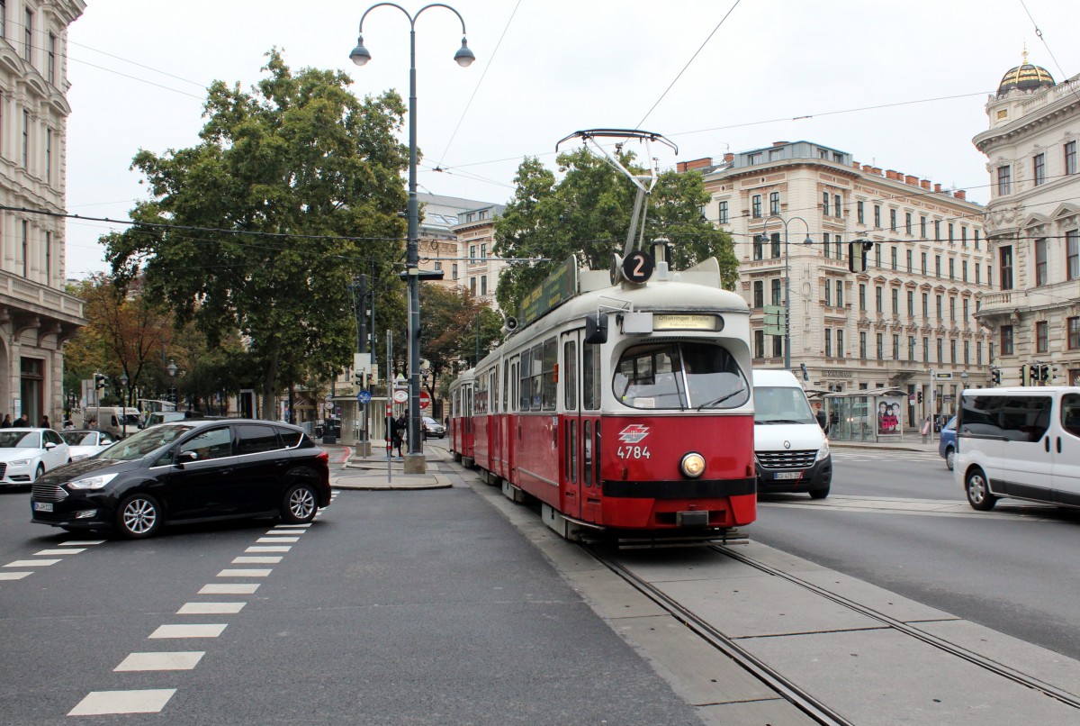Wien Wiener Linien: E1 4784 (SGP, Simmering-Graz-Pauker, Werk Simmering 1972) als SL 2 Ring / Schwarzenbergstraße / Schwarzenbergplatz am 14. Oktober 2015.