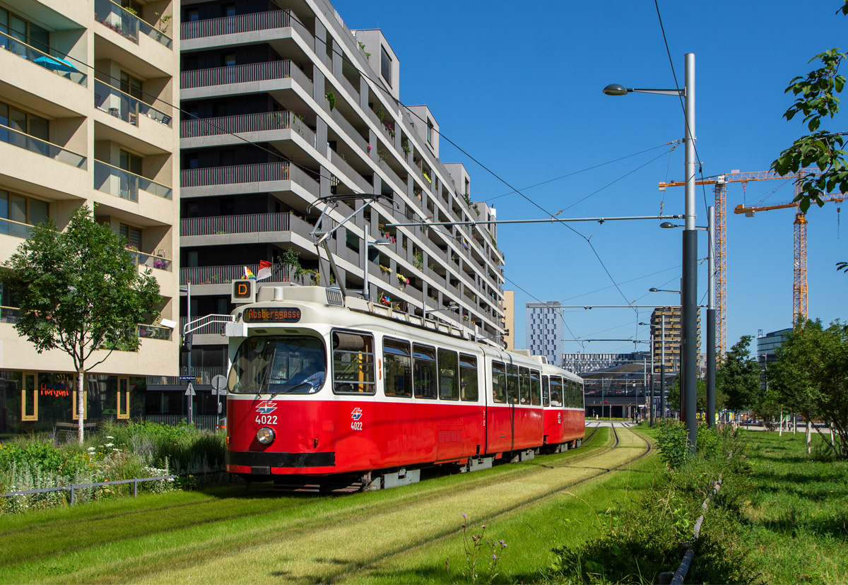 Wien 

Wiener Linien E2 4022 + 1422 als Linie D in der Antoni Alt Gasse, 05.07.2020. 