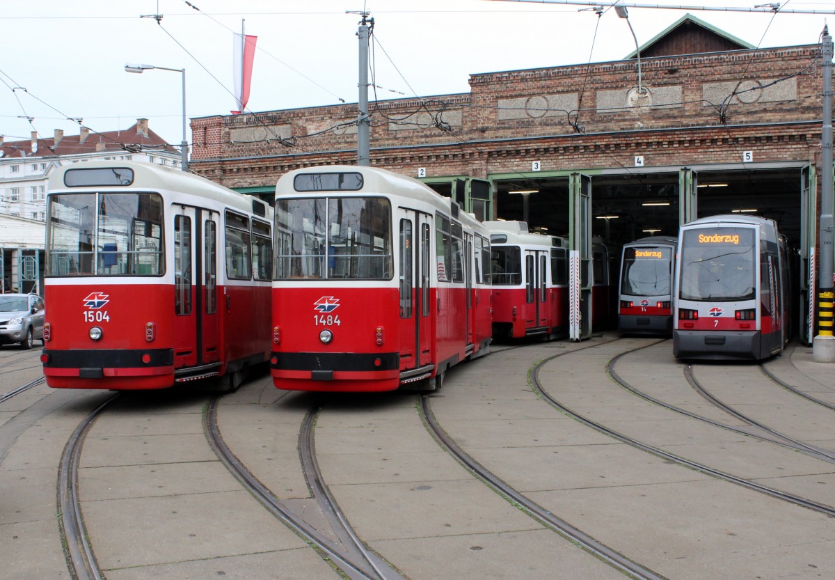 Wien Wiener Linien: Im Betriebshof Favoriten konnte man am Morgen des 1. Mai die Beiwagen c5 1504 und c5 1484 samt den Triebwagen A 14 und A 7 in aller Ruhe betrachten.
