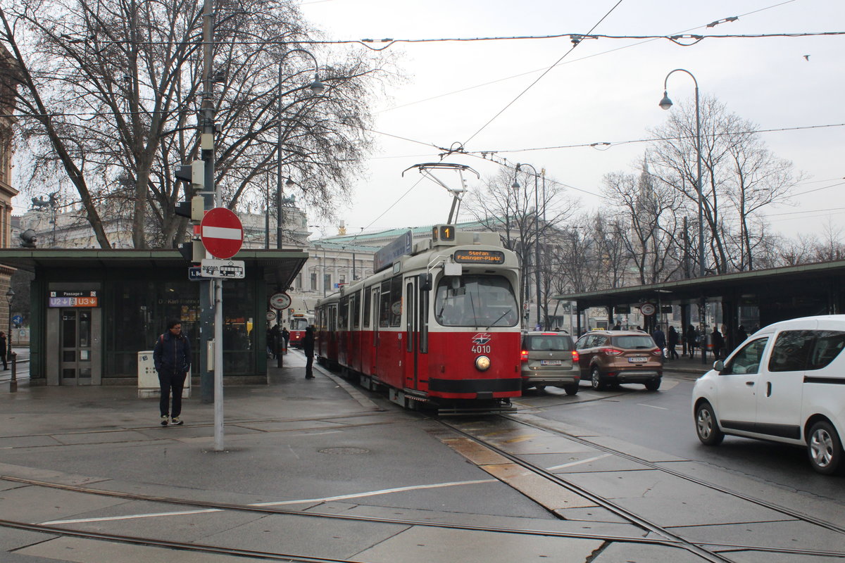 Wien Wiener Linien SL 1 (E2 4010) I, Innere Stadt, Dr.-Karl-Renner-Ring / Bellariastraße am 17. Februar 2017.