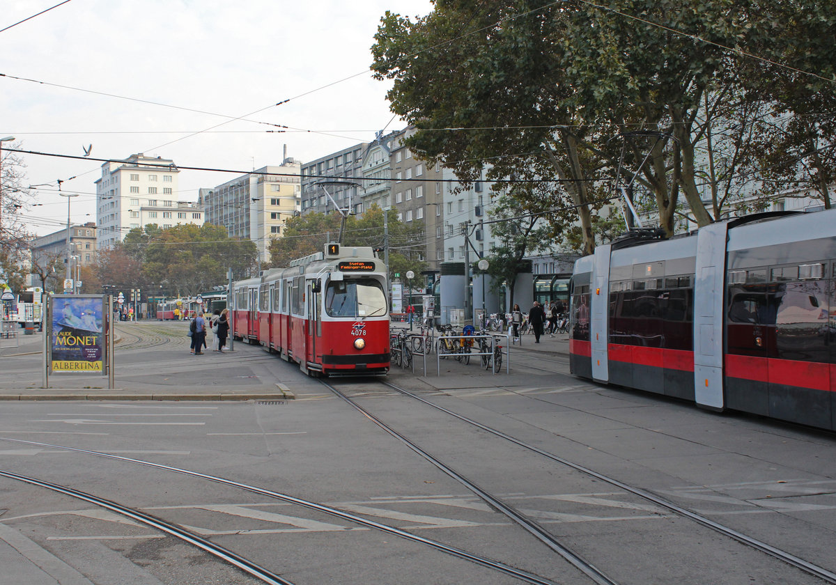 Wien Wiener Linien SL 1 (E2 4078 (SGP 1987)) I, Innere Stadt, Franz-Josefs-Kai / Schwedenplatz / Marienbrücke am 18. Oktober 2018.
