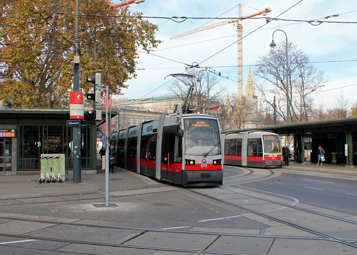 Wien Wiener Linien SL 1 (B 655) I, Innere Stadt, Dr.-Karl-Renner-Ring / Bellariastraße am 1. Dezember 2019.