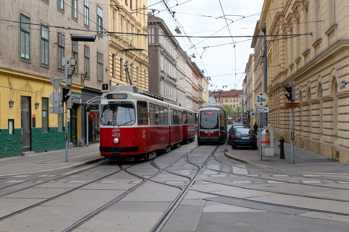 Wien Wiener Linien SL 1 (E2 4022) / SL O (A 6) Radetzkystrasse am 1. Mai 2015.