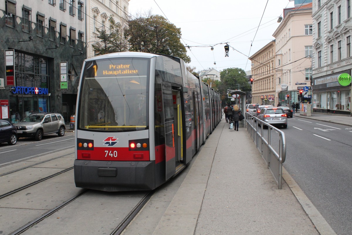Wien Wiener Linien SL 1 (B1 740) Wiedner Hauptstraße (Haltestelle Johann-Strauß-Gasse) am 11. Oktober 2015.