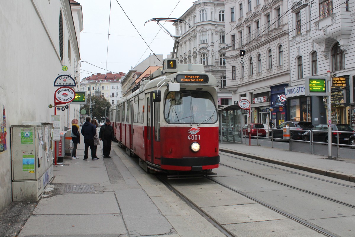 Wien Wiener Linien SL 1 (E2 4001 + c5 1500) Wiedner Hauptstraße (Hst. Paulanergasse) am 11. Oktober 2015.